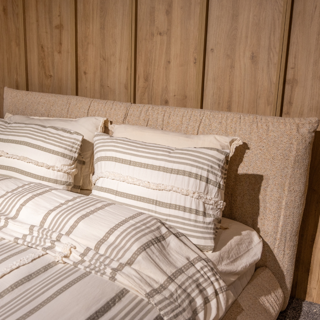 nica-francuski-lezaj